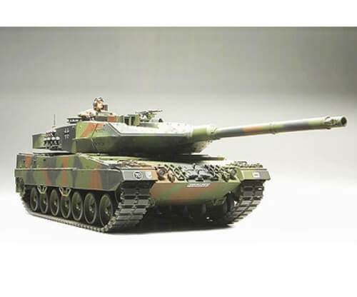 Tamiya 300035271 1:35 Bundeswehr Leopard 2A6 (3)